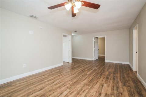 Villa ou maison à louer à Kissimmee, Floride: 4 chambres, 111.58 m2 № 2413832 - photo 3