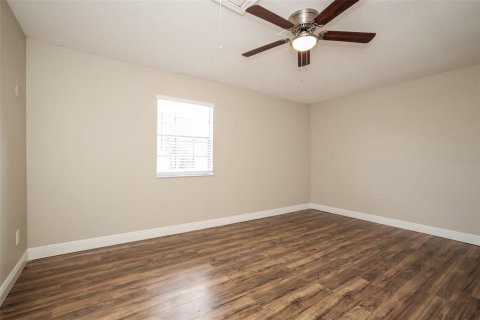 Villa ou maison à louer à Kissimmee, Floride: 4 chambres, 111.58 m2 № 2413832 - photo 11