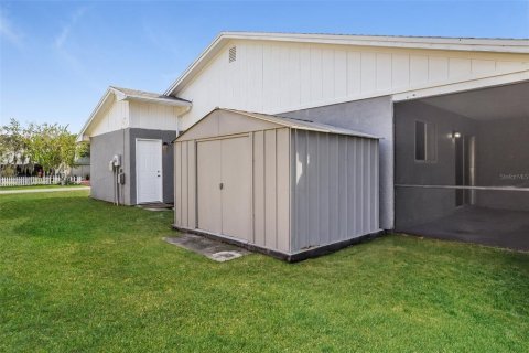 Villa ou maison à louer à Kissimmee, Floride: 4 chambres, 111.58 m2 № 2413832 - photo 15