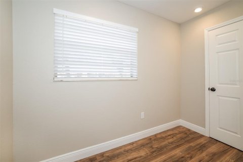 Villa ou maison à louer à Kissimmee, Floride: 4 chambres, 111.58 m2 № 2413832 - photo 9