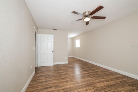 Villa ou maison à louer à Kissimmee, Floride: 4 chambres, 111.58 m2 № 2413832 - photo 7