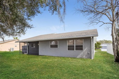 Villa ou maison à louer à Kissimmee, Floride: 4 chambres, 111.58 m2 № 2413832 - photo 14