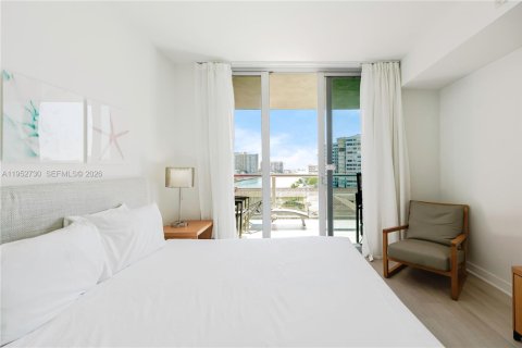 Condominio en venta en Hallandale Beach, Florida, 2 dormitorios, 95.69 m2 № 2009928 - foto 15