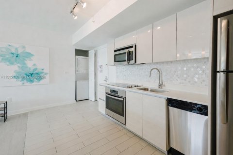 Condominio en venta en Hallandale Beach, Florida, 2 dormitorios, 95.69 m2 № 2009928 - foto 7