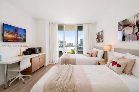 Condominio en venta en Hallandale Beach, Florida, 2 dormitorios, 95.69 m2 № 2009928 - foto 18