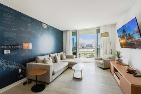 Condominio en venta en Hallandale Beach, Florida, 2 dormitorios, 95.69 m2 № 2009928 - foto 8