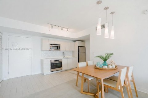 Condominio en venta en Hallandale Beach, Florida, 2 dormitorios, 95.69 m2 № 2009928 - foto 6