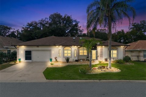 Villa ou maison à Leesburg, Floride 3 chambres, 233.37 m2 № 2423736