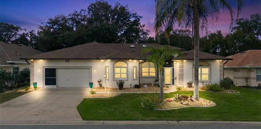 Villa ou maison à Leesburg, Floride 3 chambres, 233.37 m2 № 2423736