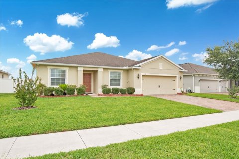 House in Apopka, Florida 4 bedrooms, 211.63 sq.m. № 2205110 - photo 3