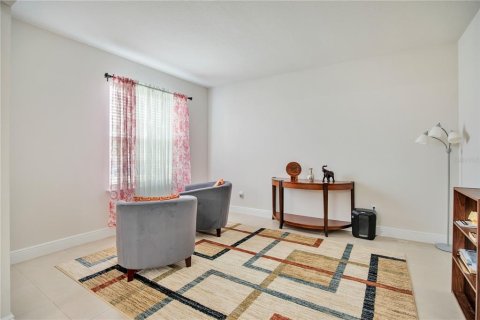 House in Apopka, Florida 4 bedrooms, 211.63 sq.m. № 2205110 - photo 19