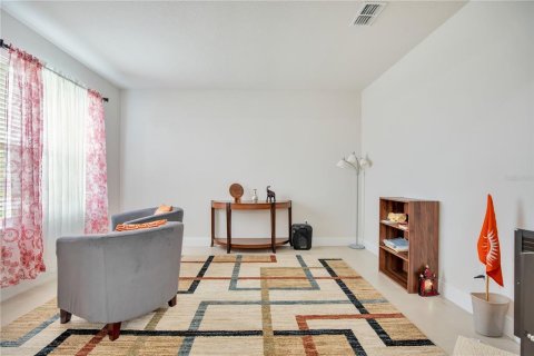 House in Apopka, Florida 4 bedrooms, 211.63 sq.m. № 2205110 - photo 18