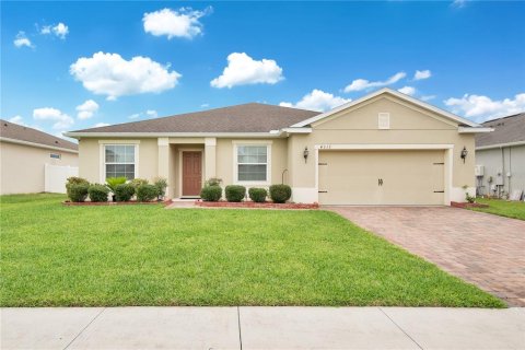 House in Apopka, Florida 4 bedrooms, 211.63 sq.m. № 2205110 - photo 2