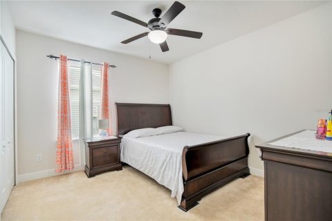 House in Apopka, Florida 4 bedrooms, 211.63 sq.m. № 2205110 - photo 24