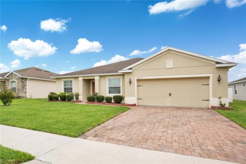 House in Apopka, Florida 4 bedrooms, 211.63 sq.m. № 2205110 - photo 4