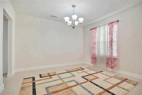 House in Apopka, Florida 4 bedrooms, 211.63 sq.m. № 2205110 - photo 20