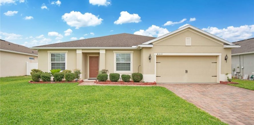 House in Apopka, Florida 4 bedrooms, 211.63 sq.m. № 2205110