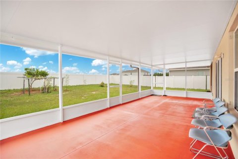 House in Apopka, Florida 4 bedrooms, 211.63 sq.m. № 2205110 - photo 28