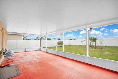 House in Apopka, Florida 4 bedrooms, 211.63 sq.m. № 2205110 - photo 27