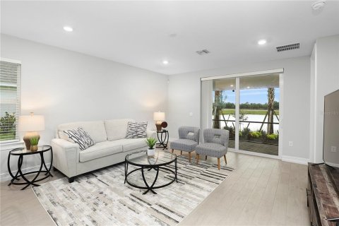 House in Punta Gorda, Florida 2 bedrooms, 138.98 sq.m. № 2111417 - photo 5