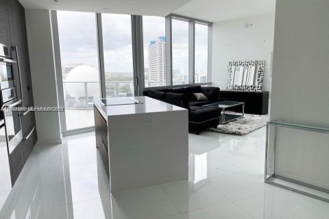 Condominio en alquiler en Miami, Florida, 1 dormitorio № 2035169 - foto 5