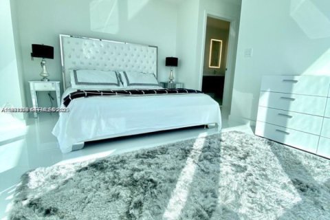 Condominio en alquiler en Miami, Florida, 1 dormitorio № 2035169 - foto 8