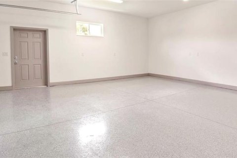 House in Lady Lake, Florida 3 bedrooms, 220.09 sq.m. № 1280171 - photo 14