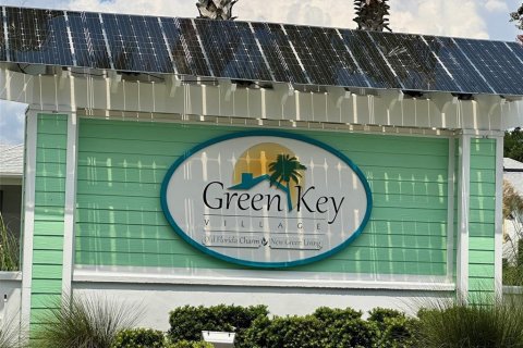 House in Lady Lake, Florida 3 bedrooms, 220.09 sq.m. № 1280171 - photo 16