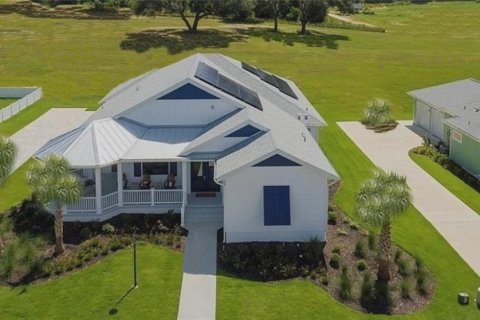 House in Lady Lake, Florida 3 bedrooms, 220.09 sq.m. № 1280171 - photo 3