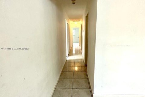 Appartement à louer à North Lauderdale, Floride: 3 chambres, 250.84 m2 № 1926154 - photo 4