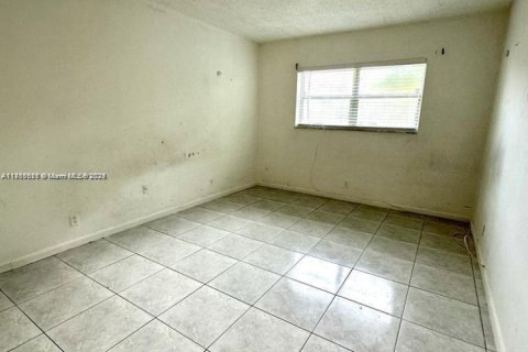 Appartement à louer à North Lauderdale, Floride: 3 chambres, 250.84 m2 № 1926154 - photo 3