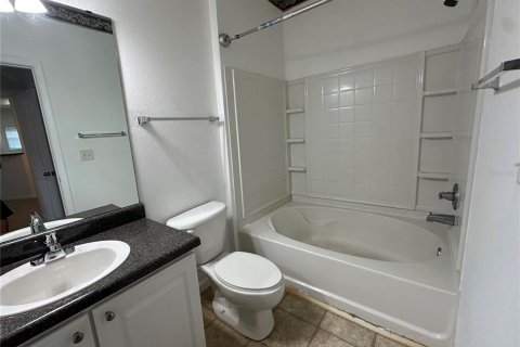 Condo in Bradenton, Florida, 1 bedroom  № 2222708 - photo 8