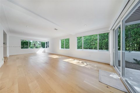 Купить виллу или дом в Майами-Бич, Флорида 4 спальни, 356.09м2, № 2081454 - фото 19