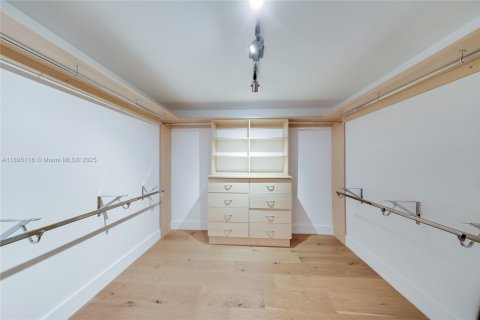 Купить виллу или дом в Майами-Бич, Флорида 4 спальни, 356.09м2, № 2081454 - фото 10