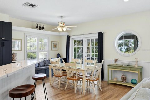 Villa ou maison à vendre à Anna Maria, Floride: 3 chambres, 184.32 m2 № 2410583 - photo 13