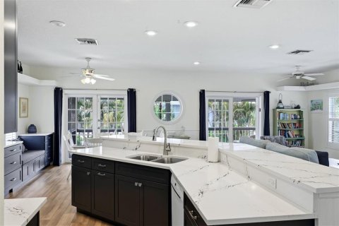 Villa ou maison à vendre à Anna Maria, Floride: 3 chambres, 184.32 m2 № 2410583 - photo 6