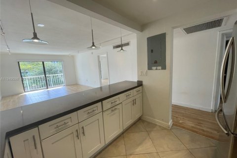 Снять в аренду кондоминиум в Майами, Флорида 2 спальни, 91.97м2, № 2004878 - фото 3