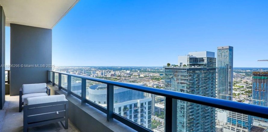 Condominio en Miami, Florida, 2 dormitorios № 1964919