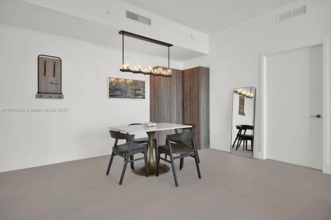 Condominio en alquiler en Miami, Florida, 2 dormitorios № 1964919 - foto 10