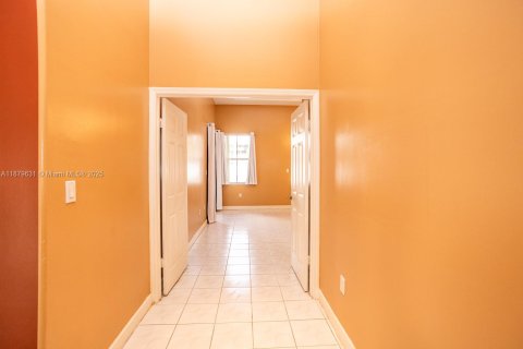 Villa ou maison à vendre à Miami, Floride: 4 chambres, 252.97 m2 № 1942115 - photo 24