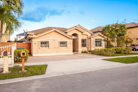 Villa ou maison à vendre à Miami, Floride: 4 chambres, 252.97 m2 № 1942115 - photo 3