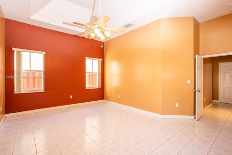 Villa ou maison à vendre à Miami, Floride: 4 chambres, 252.97 m2 № 1942115 - photo 25