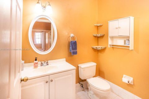 Villa ou maison à vendre à Miami, Floride: 4 chambres, 252.97 m2 № 1942115 - photo 30