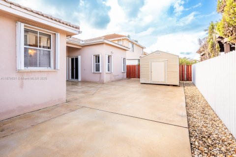 Villa ou maison à vendre à Miami, Floride: 4 chambres, 252.97 m2 № 1942115 - photo 6