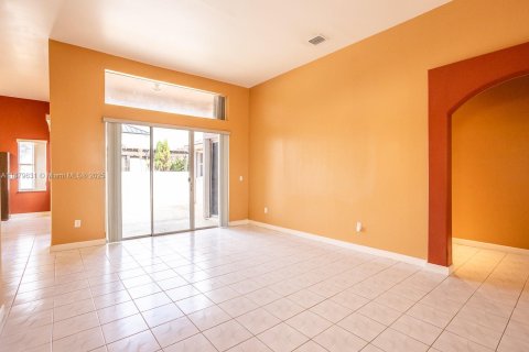 Villa ou maison à vendre à Miami, Floride: 4 chambres, 252.97 m2 № 1942115 - photo 19