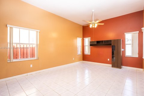 Villa ou maison à vendre à Miami, Floride: 4 chambres, 252.97 m2 № 1942115 - photo 22