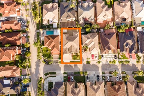 Villa ou maison à vendre à Miami, Floride: 4 chambres, 252.97 m2 № 1942115 - photo 9