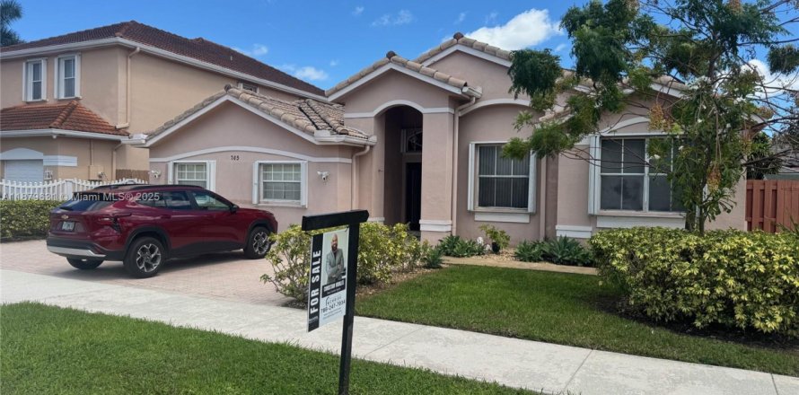 Villa ou maison à Miami, Floride 4 chambres, 252.97 m2 № 1942115
