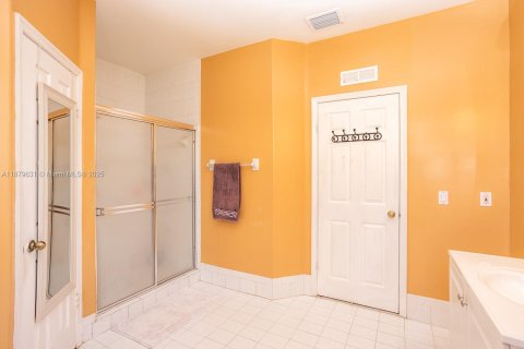 Villa ou maison à vendre à Miami, Floride: 4 chambres, 252.97 m2 № 1942115 - photo 26