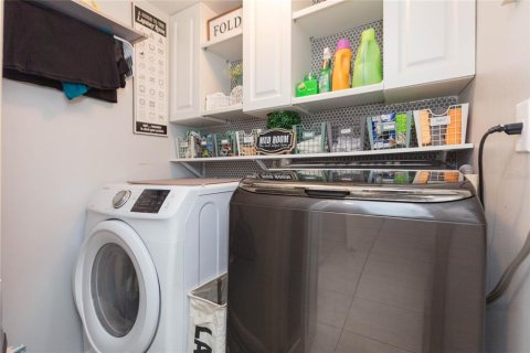 Condo in Saint Petersburg, Florida, 2 bedrooms  № 2207755 - photo 30